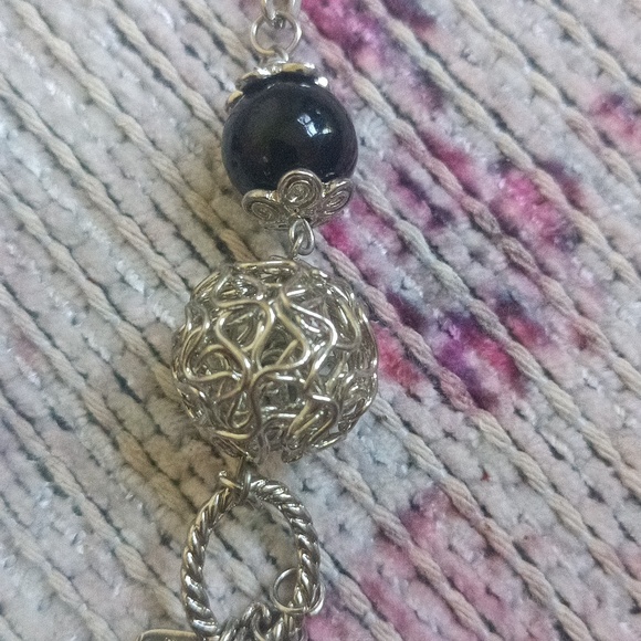 Elegant Necklace - Picture 7 of 8